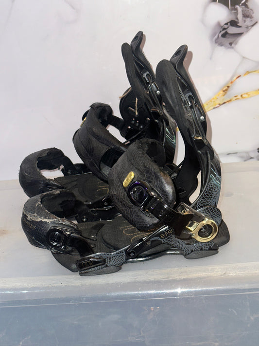 USED Gnu Women’s Flow Bindings Size MEDIUM