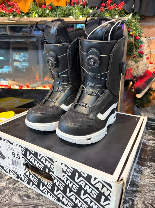 Used Vans Aura womens 8.5