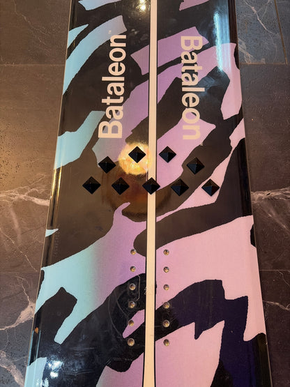 USED Bataleon Cameleon Snowboard 157