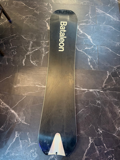 USED Bataleon Cameleon Snowboard 157