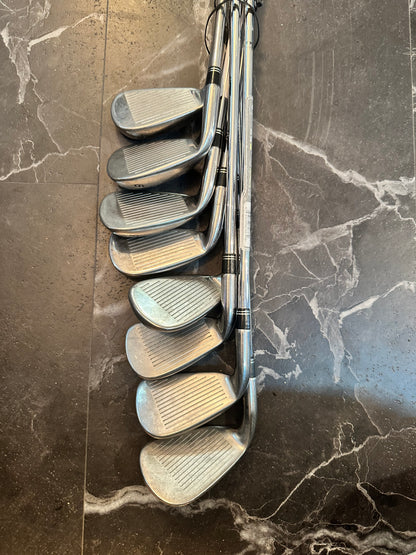 USED TaylorMade r7 iron set 4-A 8 clubs RH R-flex