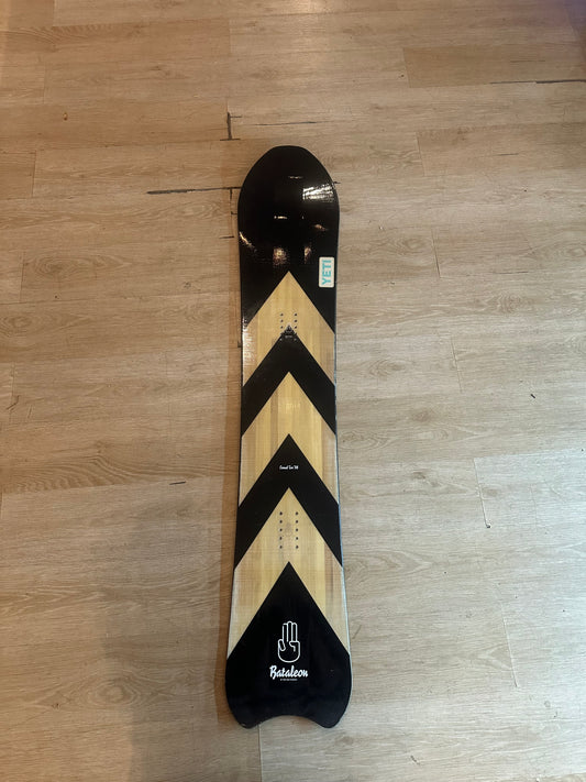 Used bataleon camel toe 58 snowboard
