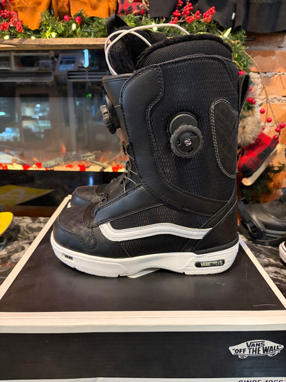 Used Vans Aura womens 8.5