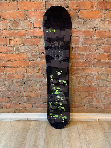 Firefly - Used Youth Snowboard, Stunt. 125