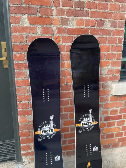 DEMO, Gnu , Facts Snowboard 2026