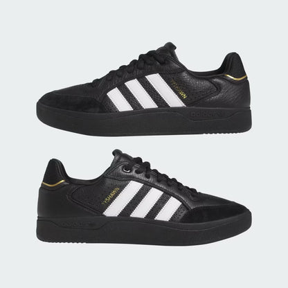 Adidas - Shoes, Tyshawn Low. BLK/WHT/GLD BLACK GUM