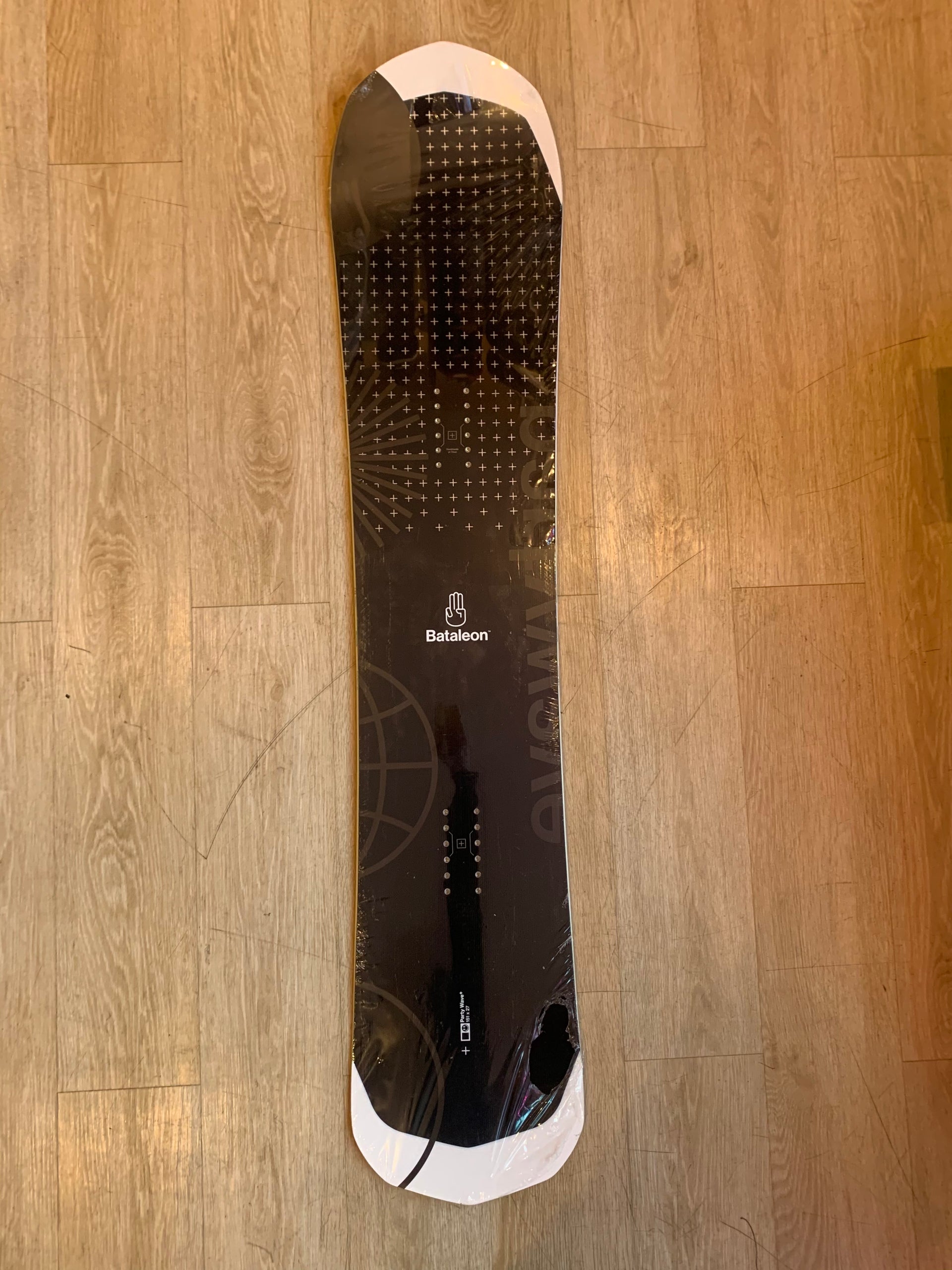 Bataleon Men's Snowboard, Party Wave 2024 – The Local Skate Shop